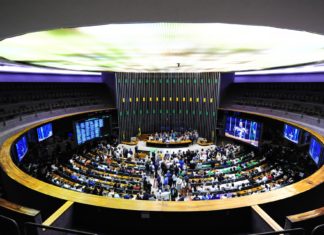 Projeto que cria piso salarial da enfermagem é aprovada pelos Deputados