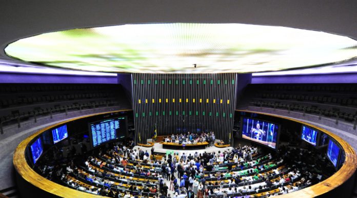 Projeto que cria piso salarial da enfermagem é aprovada pelos Deputados